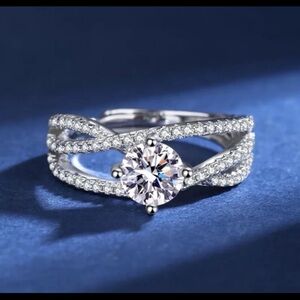 2022 NEW Moissanite High Quality Sterling NWT ring size 6.5
